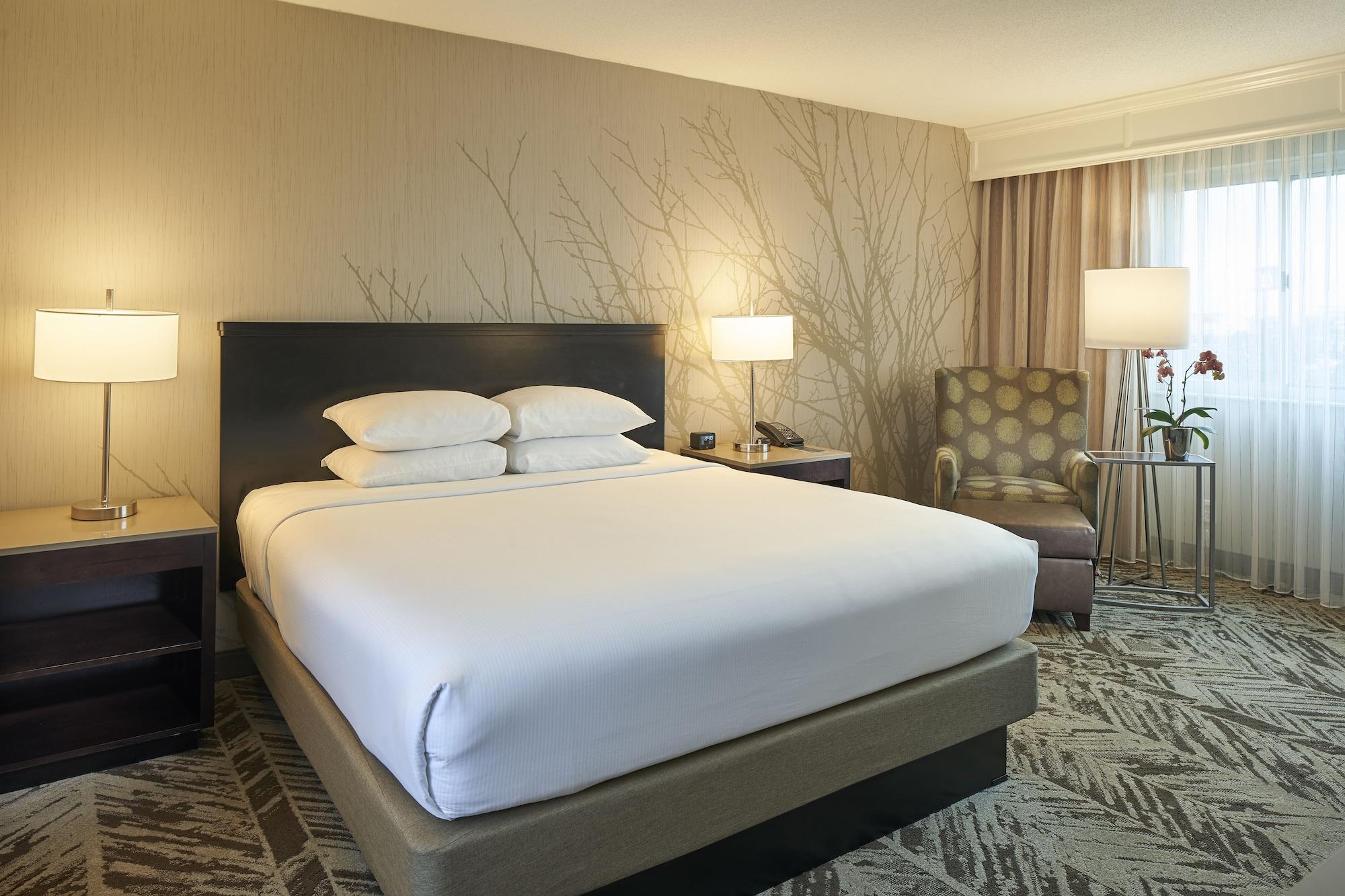 Hilton Cincinnati Airport Hotel 3*