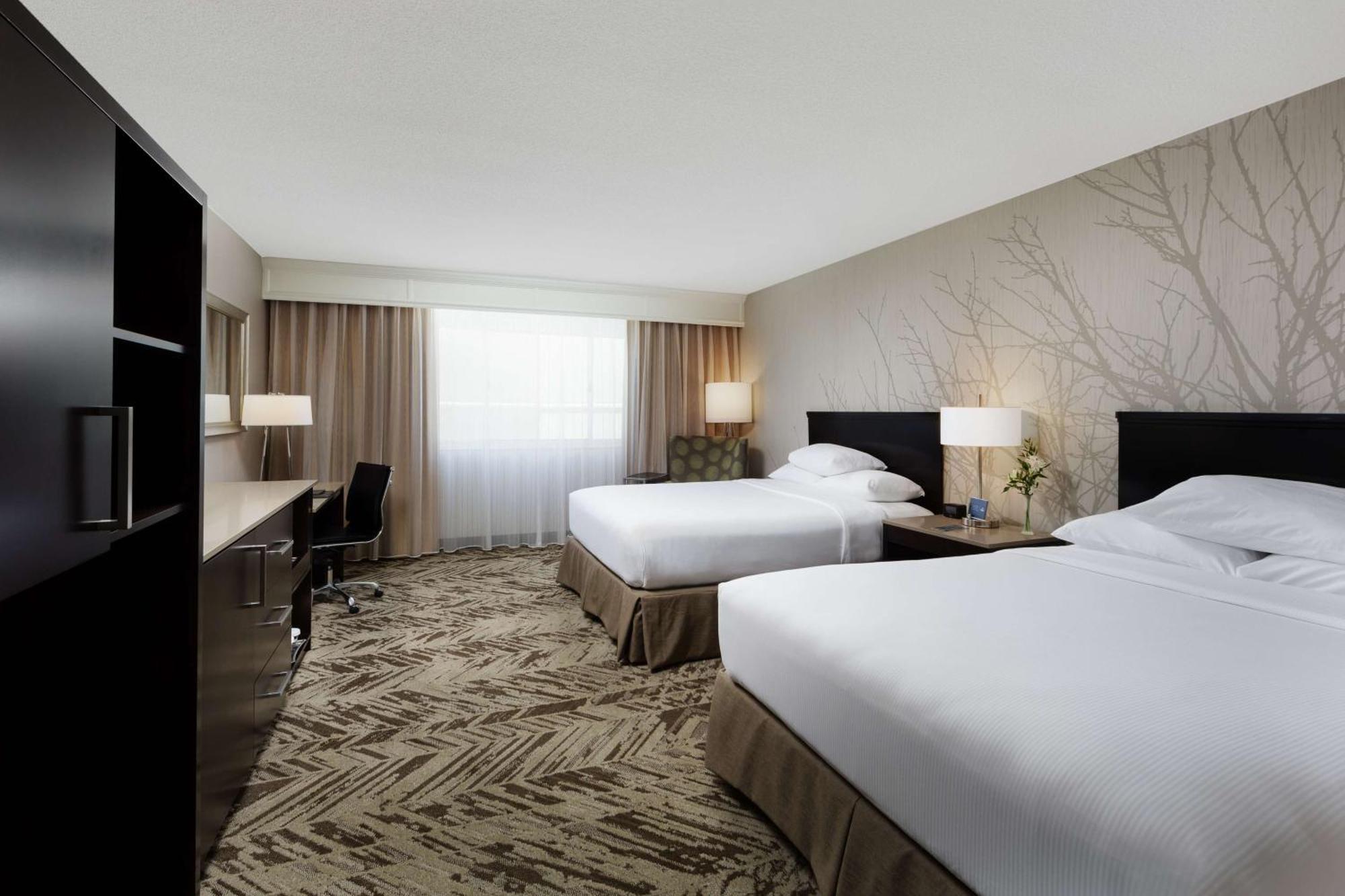 Hilton Cincinnati Airport Hotel 3*
