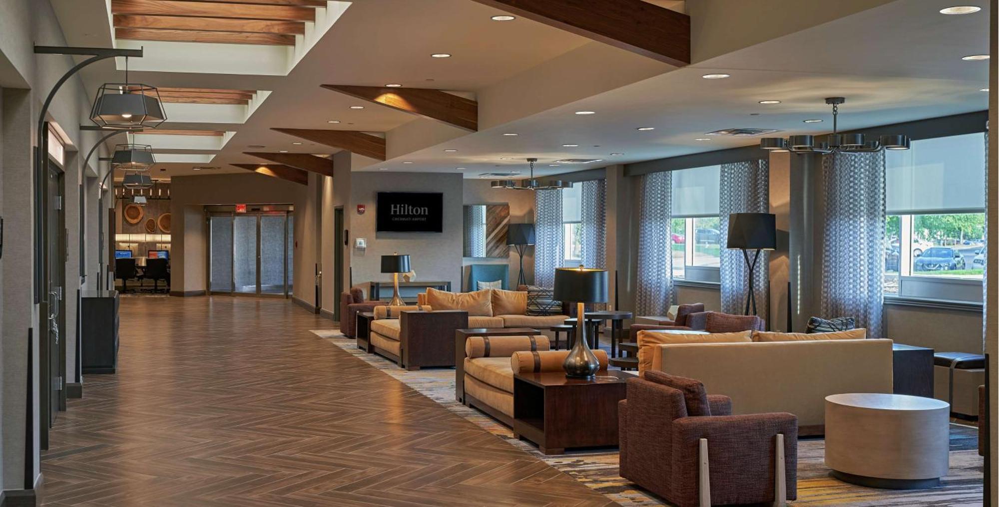 Hilton Cincinnati Airport 3*